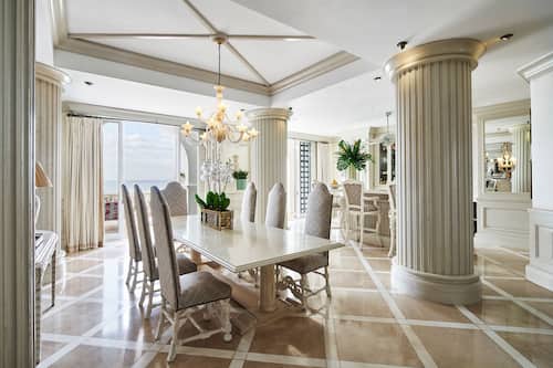 Presidential Suite | Premium bedding, minibar, in-room safe, desk