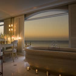 Presidential Suite | Bathroom | Free toiletries, hair dryer, bathrobes, slippers