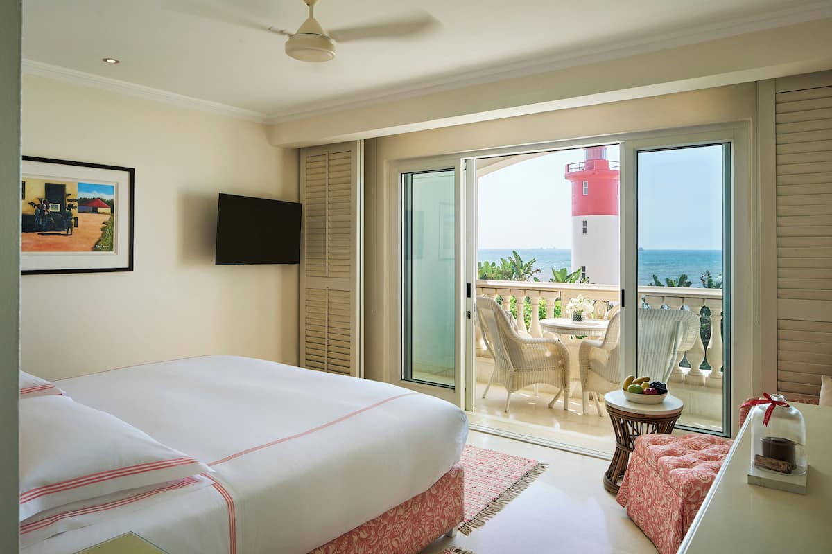 Luxury Sea Facing Room (King/Twin) | Premium bedding, minibar, in-room safe, desk