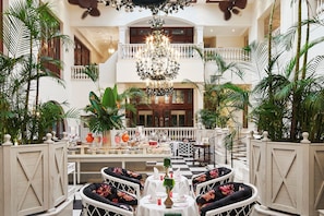 Daily full breakfast for a fee - The Oyster Box (Umhlanga)