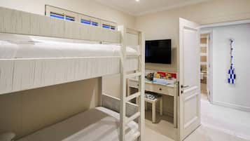 Sea Facing Family Room | Premium bedding, minibar, in-room safe, desk