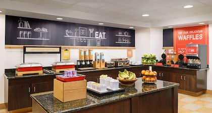 Hampton Inn & Suites Thousand Oaks, CA