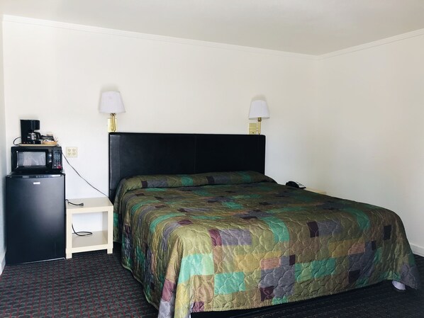 Habitación Deluxe, 1 cama King size, para no fumadores | Escritorio, wifi gratis y ropa de cama 