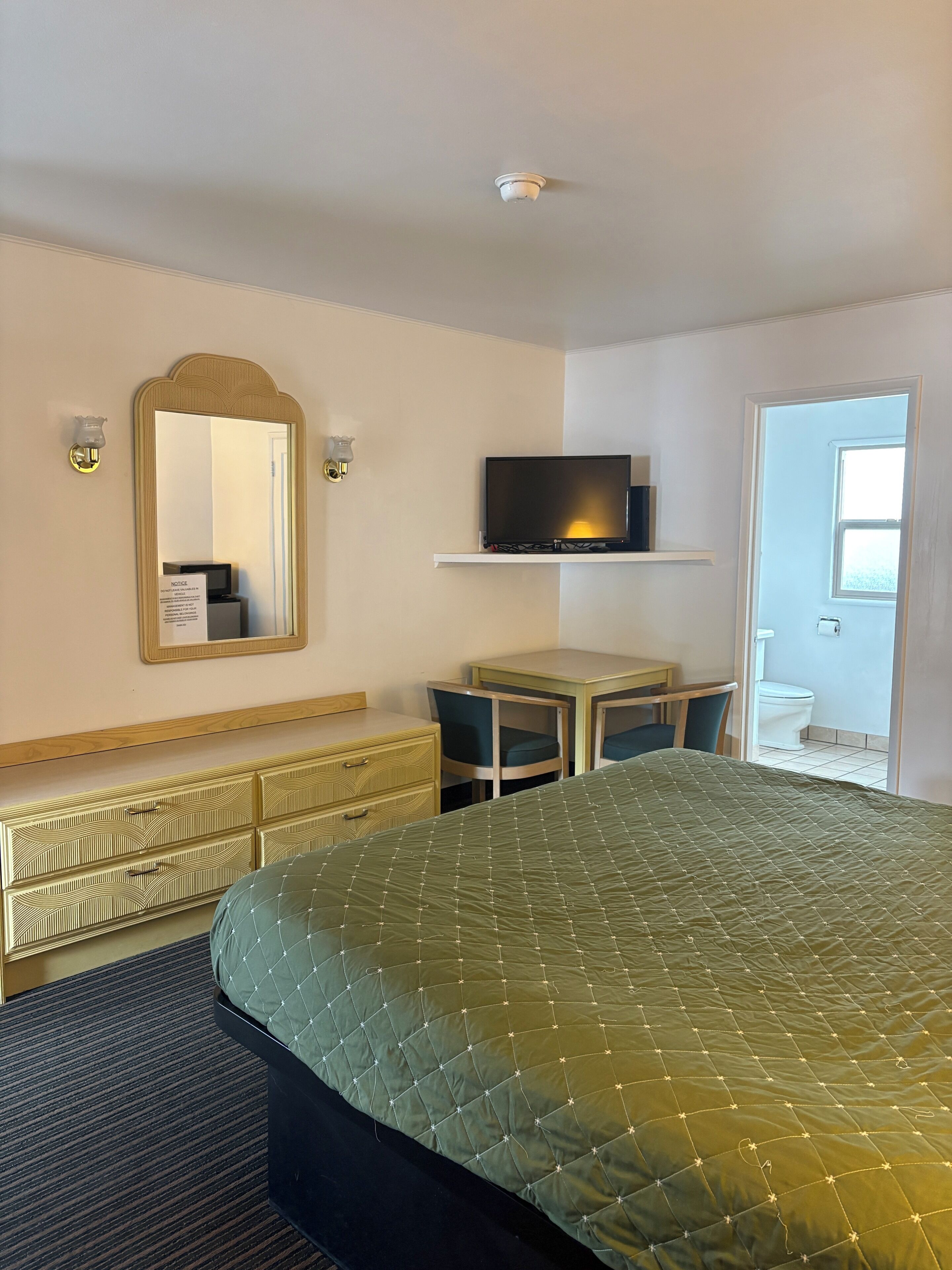 Deluxe Room, 1 King Bed, Non Smoking