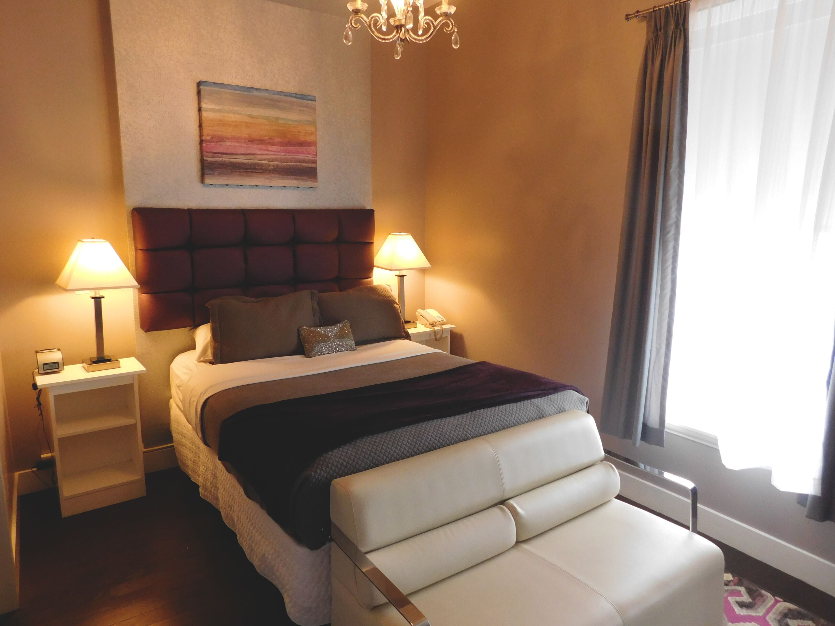 premium bedding, pillow-top beds, in-room safe, desk