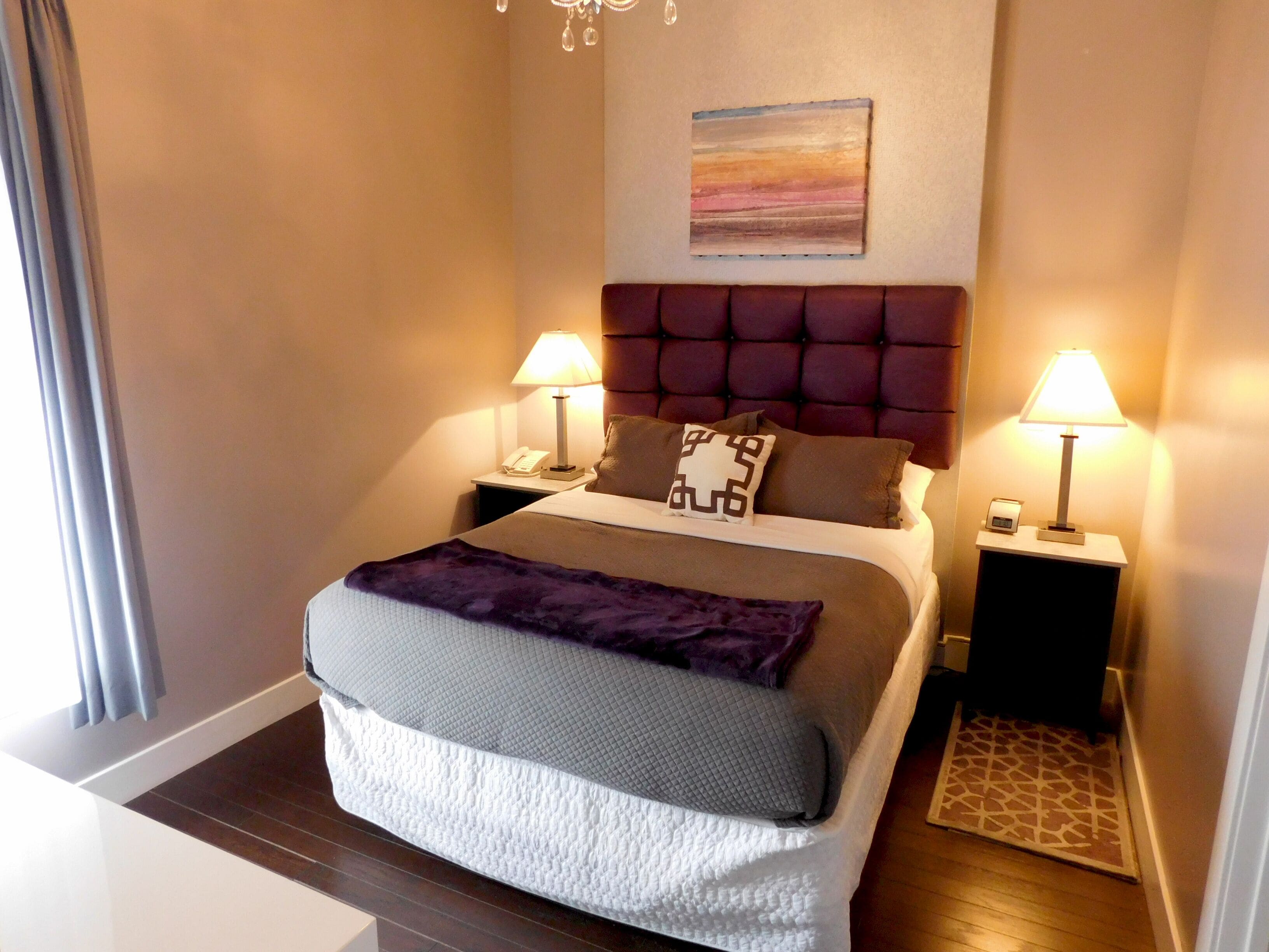 premium bedding, pillow-top beds, in-room safe, desk