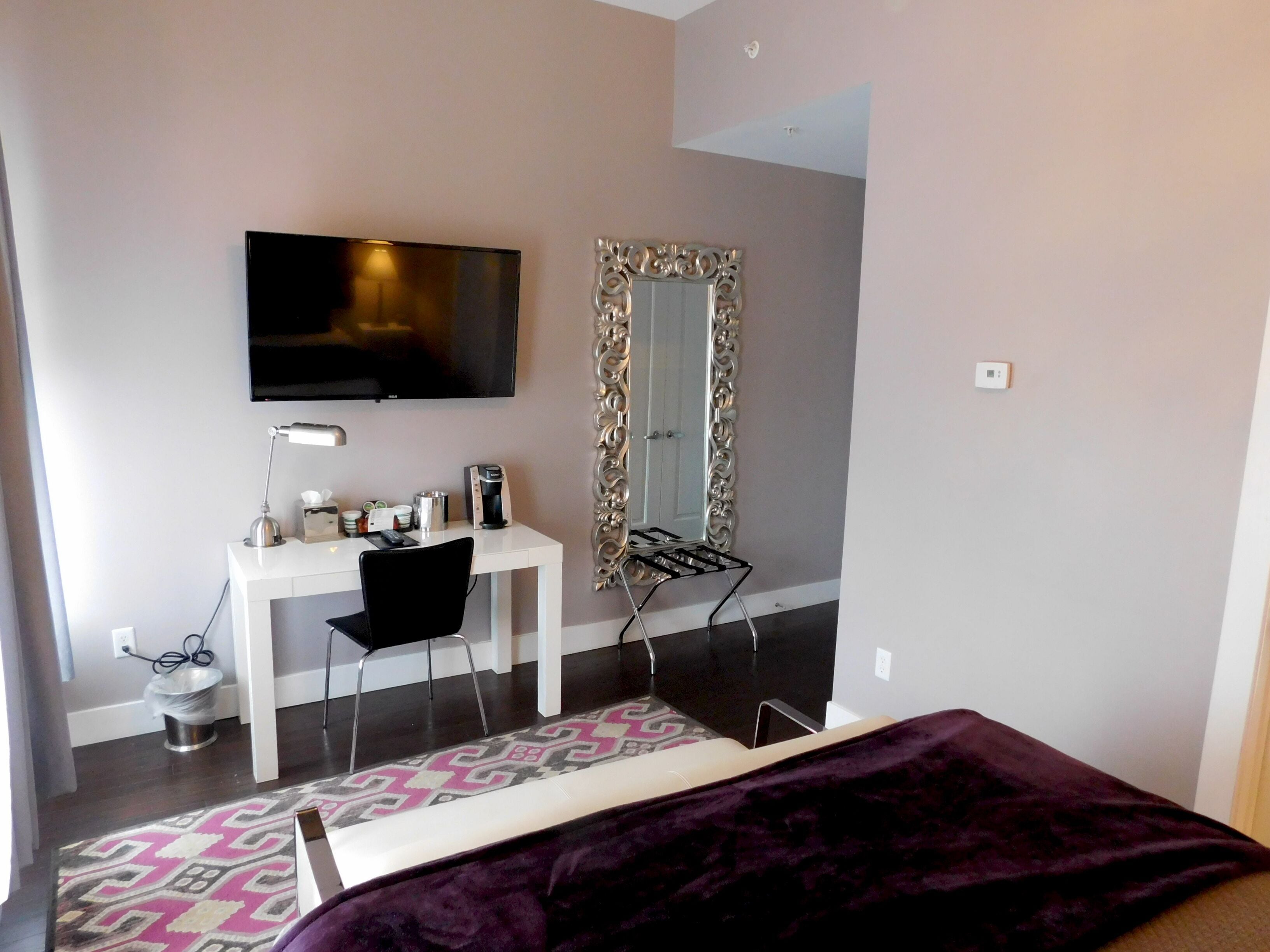 premium bedding, pillow-top beds, in-room safe, desk