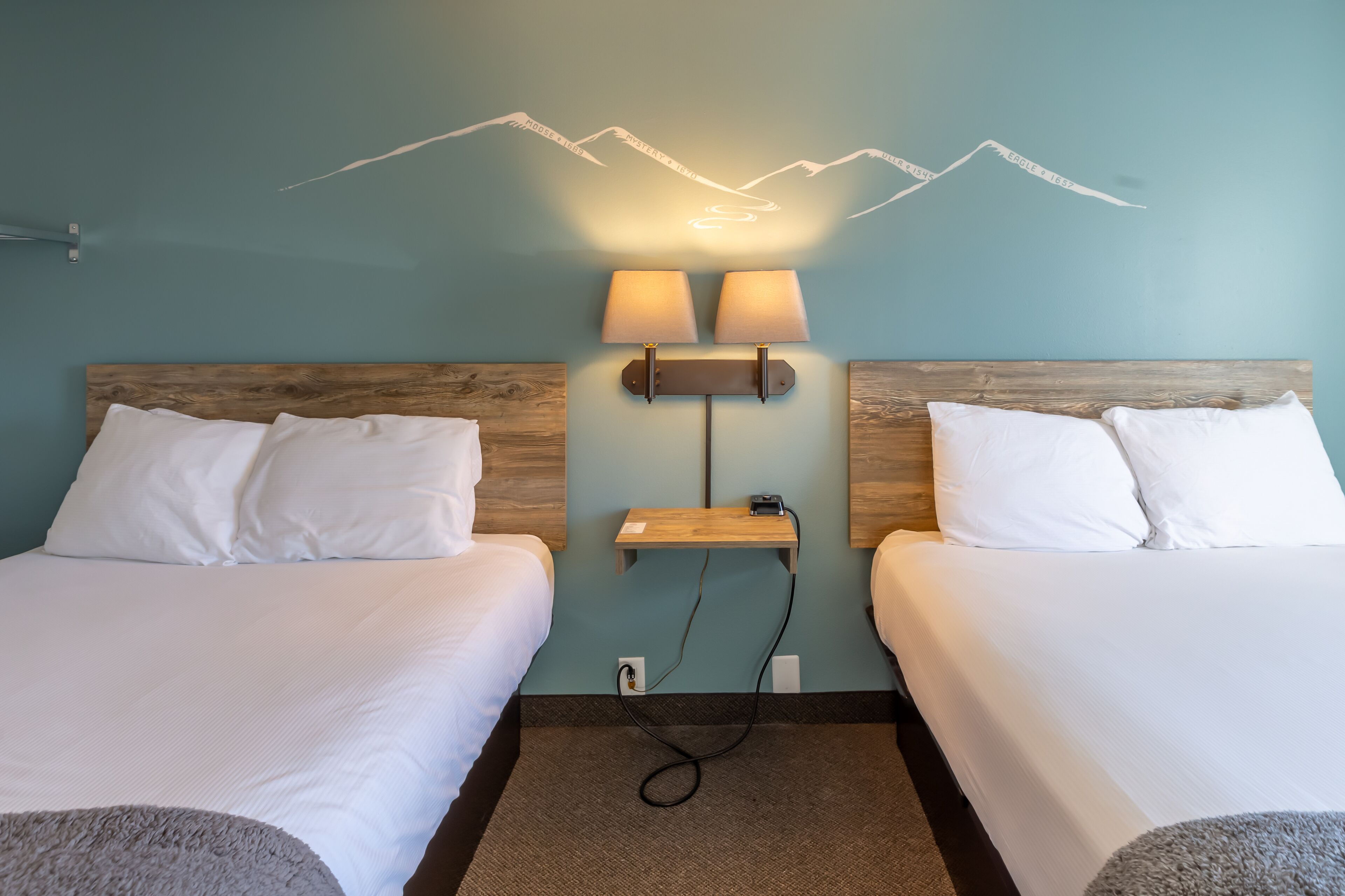 Quarto tradicional, 2 camas Queen | Quartos à prova de som, Wi-Fi de cortesia, individualmente decorados