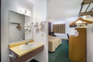 Premium bedding, desk, iron/ironing board, rollaway beds