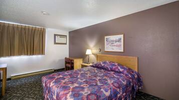 Roba de llit d'alta qualitat, escriptori i planxa i posts de planxar