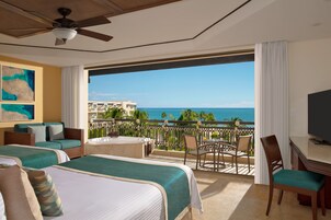 Preferred Club Ocean View & Pool Front Double Beds | Minibar (inkludert), safe på rommet og skrivebord