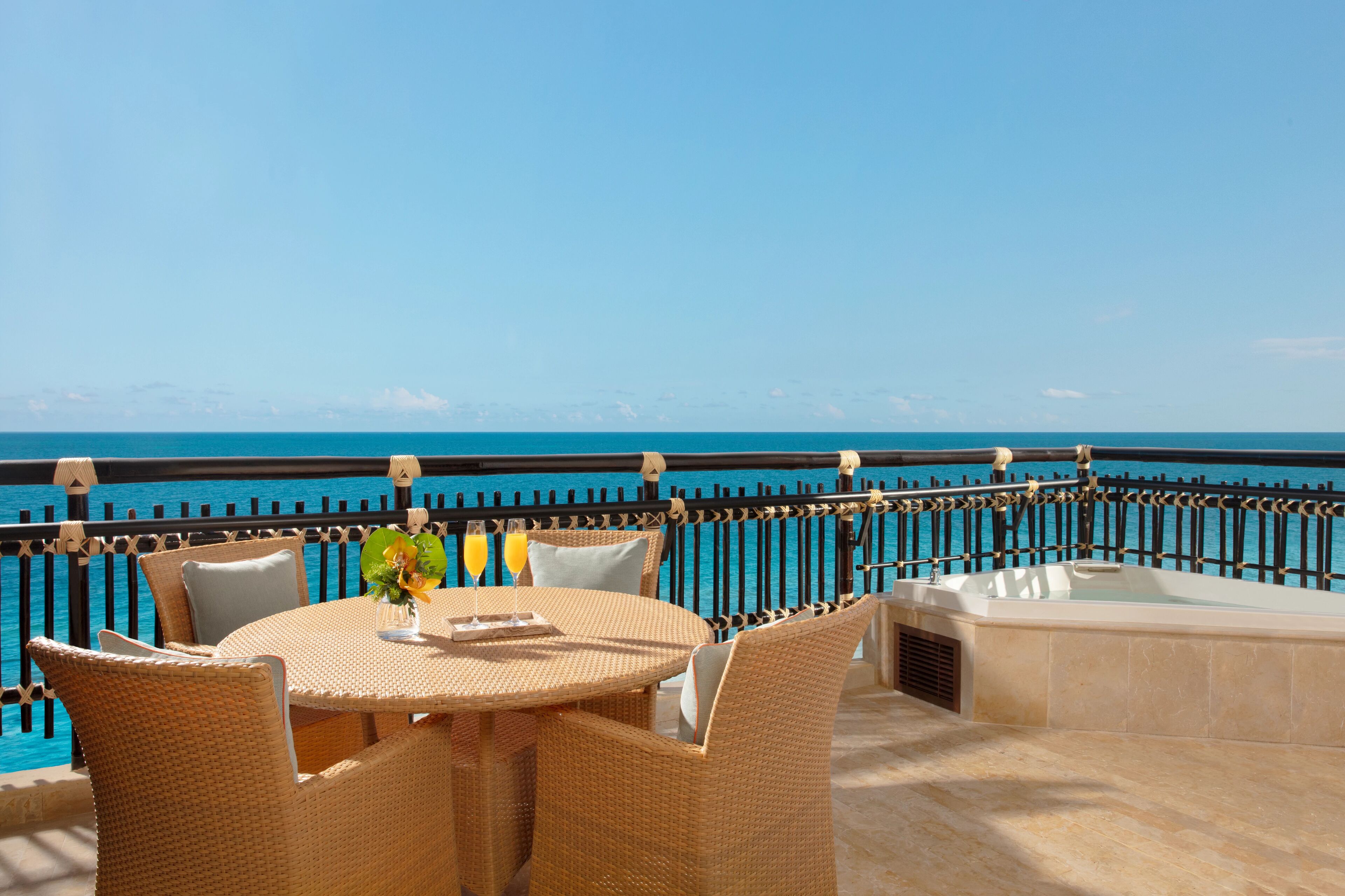 Preferred Club Ocean Front Honeymoon Suite | Free minibar, in-room safe, desk, laptop workspace