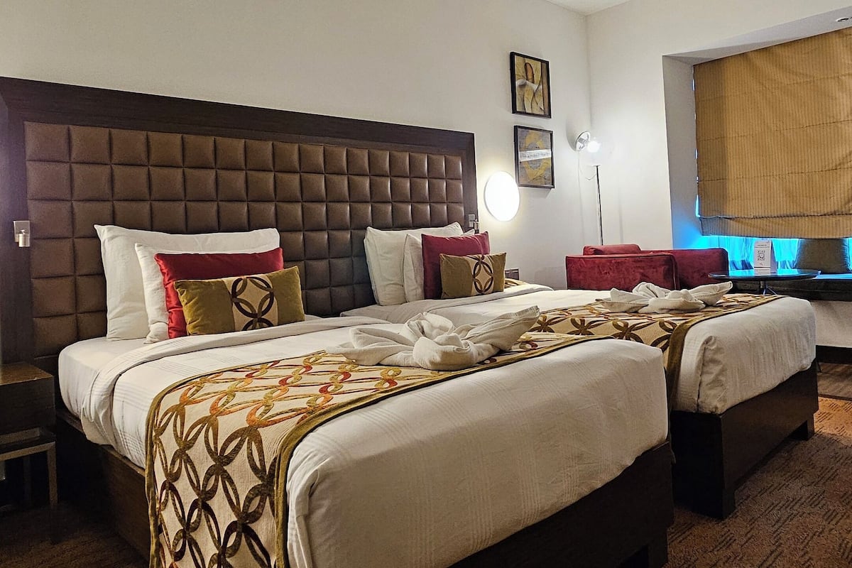 Deluxe Twin Room, Non Smoking | 1 bedroom, premium bedding, Select Comfort beds, minibar