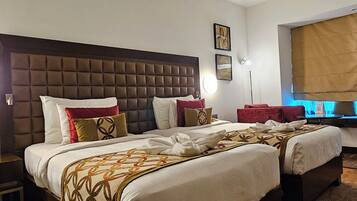 Deluxe Twin Room, Non Smoking | Premium bedding, Select Comfort beds, in-room safe