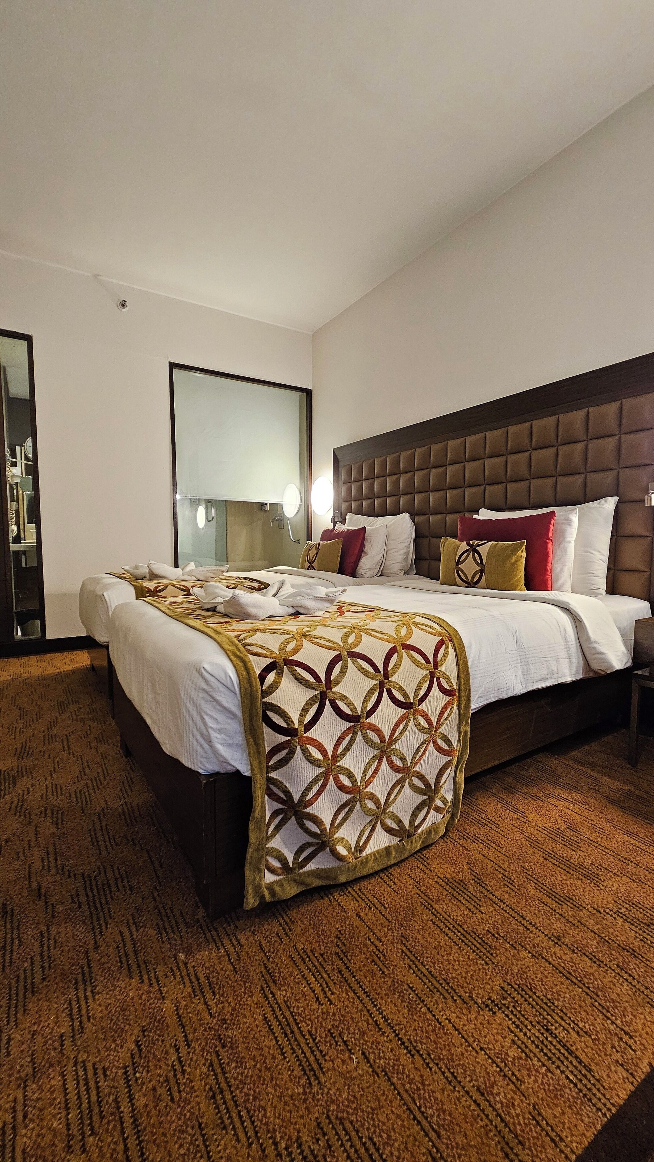 Deluxe Twin Room, Non Smoking | Premium bedding, Select Comfort beds, in-room safe