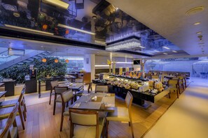 3 Restaurants, Frühstück