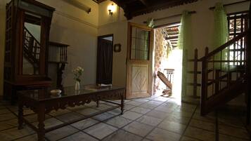 Appartement Duplex Supérieur, 1 lit double | 1 chambre, coffres-forts dans les chambres, bureau