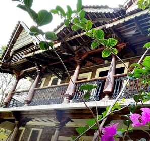 Mặt tiền nơi lưu trú