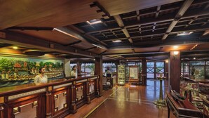 Lobby sitting area - Sterling Lake Palace Alleppey (Ambalapuzha)