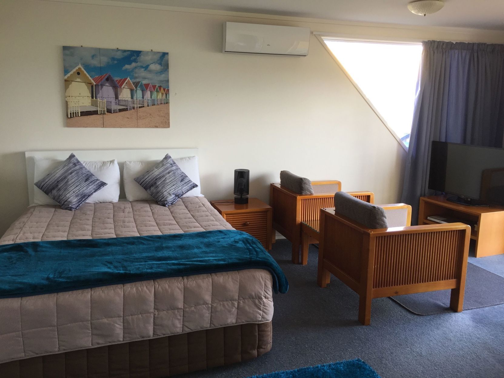 Desk, iron/ironing board, free WiFi, bed sheets