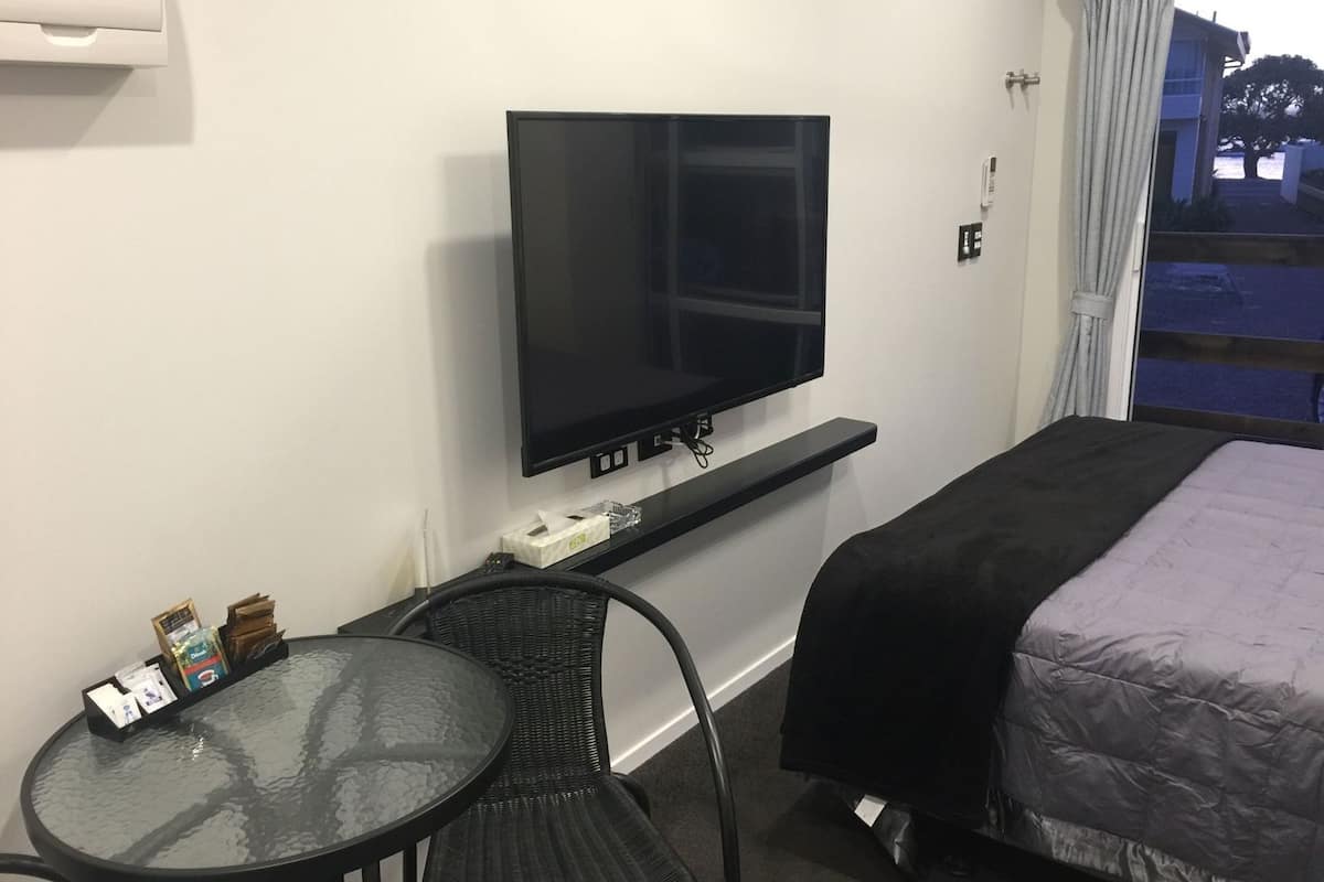 Desk, iron/ironing board, free WiFi, bed sheets