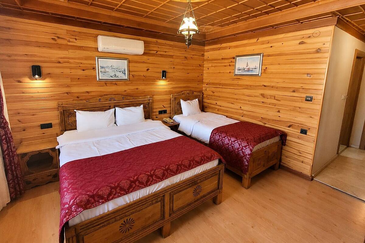 Superior Double or Twin Room, City View | Minibar, in-room safe, soundproofing, iron/ironing board (on request)