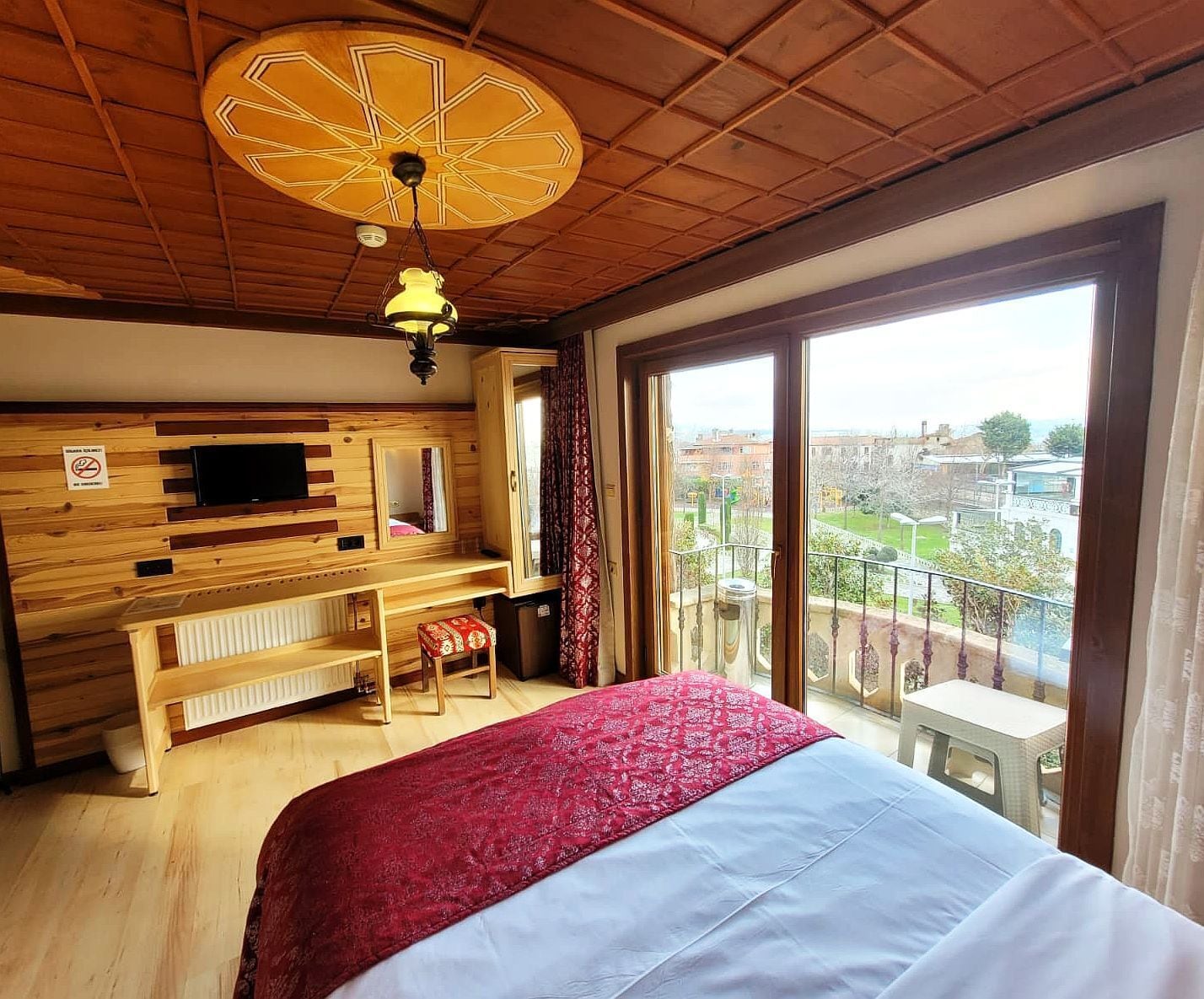 Minibar, in-room safe, soundproofing, iron/ironing board