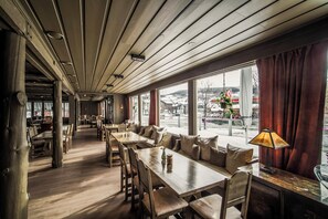 Desayuno completo incluido todos los días 