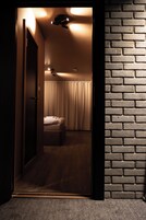 高级双人房 | Select Comfort 床、免费 WiFi、床单