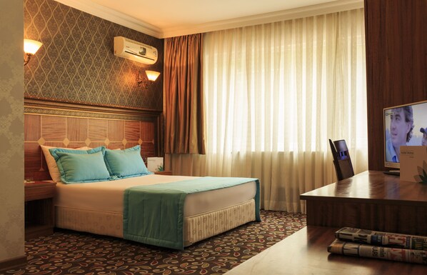 Minibar, desk, blackout drapes, free cribs/infant beds