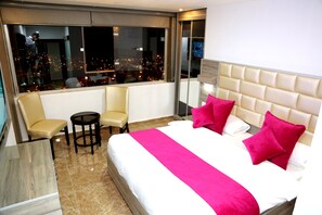 Pillowtop beds, minibar, in-room safe, desk