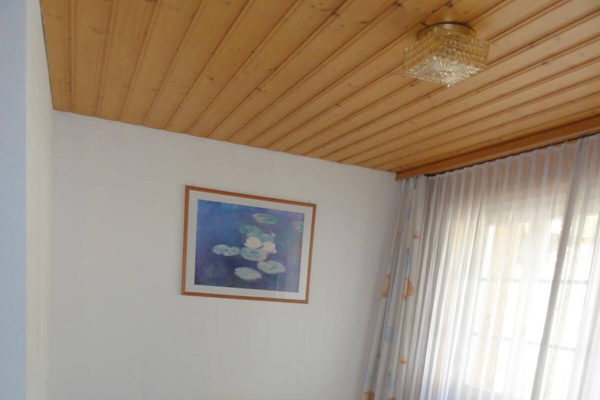 In-room safe, desk, WiFi (free), bed sheets