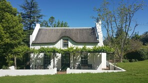 Fridge, microwave, espresso maker, coffee/tea maker - De Kloof Luxury Estate (Swellendam)
