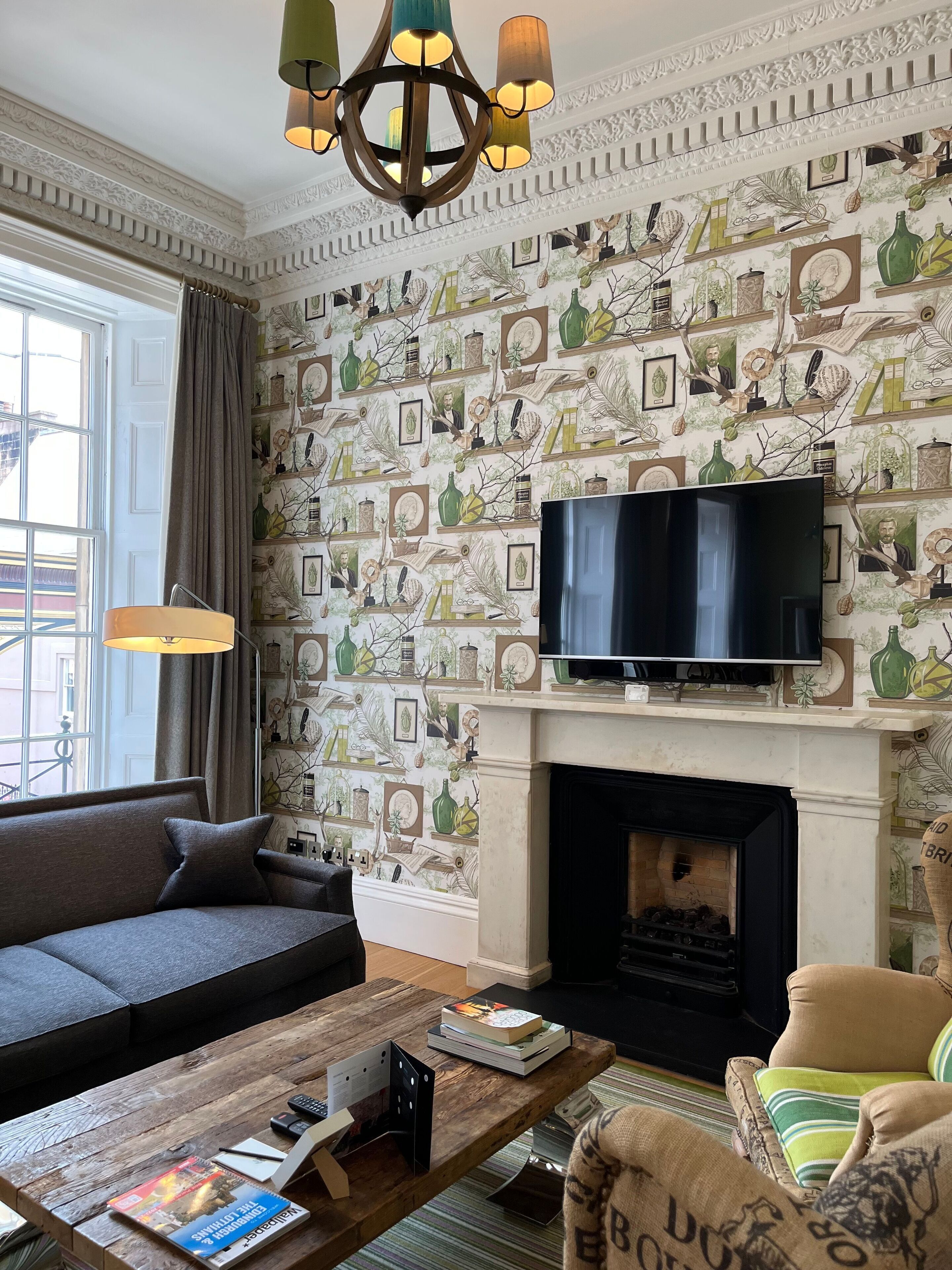 standard apartment, 1 bedroom | living area | tv