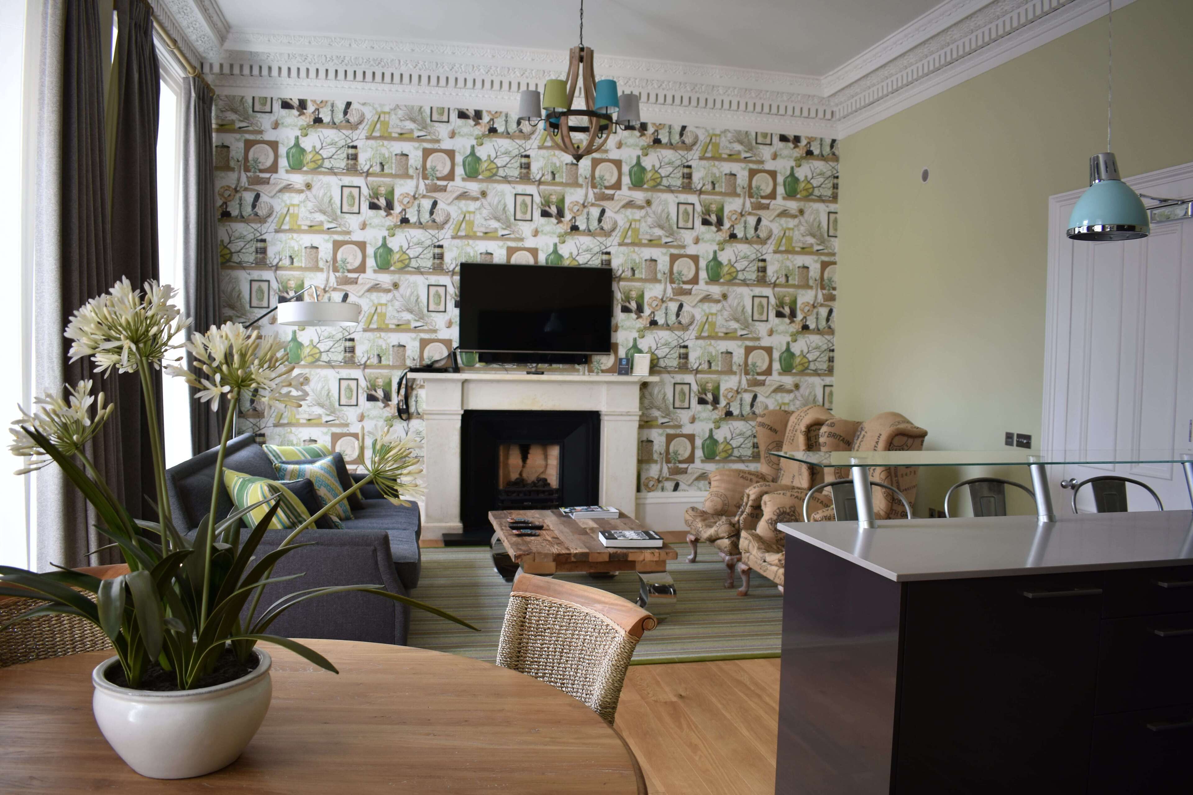 standard apartment, 1 bedroom | living area | tv