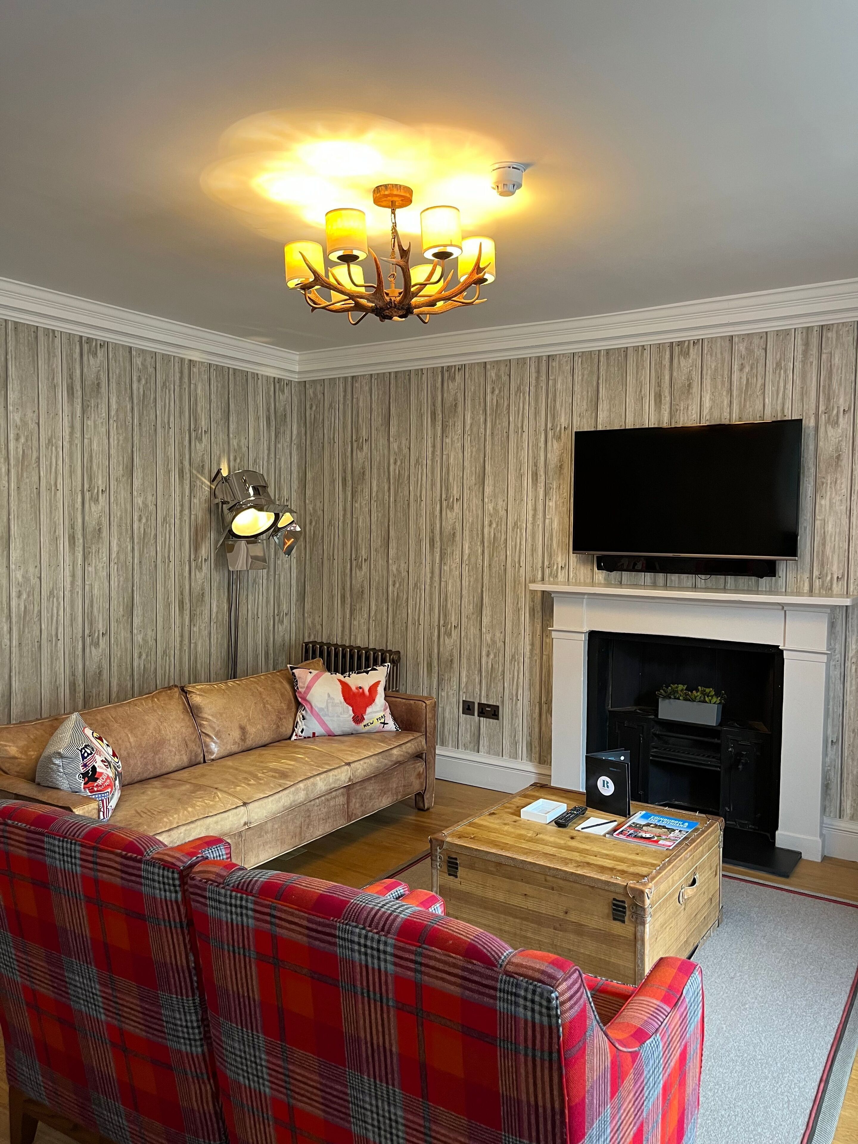 standard apartment, 2 bedrooms | living area | tv