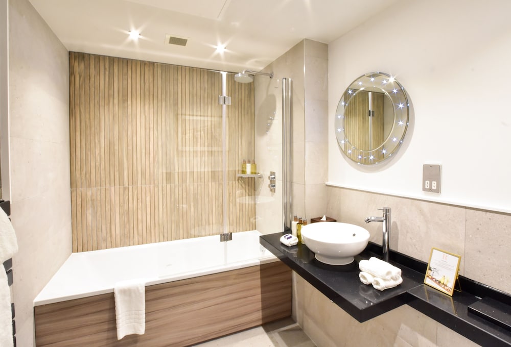 The Rutland Hotel & Luxury Apartments by null