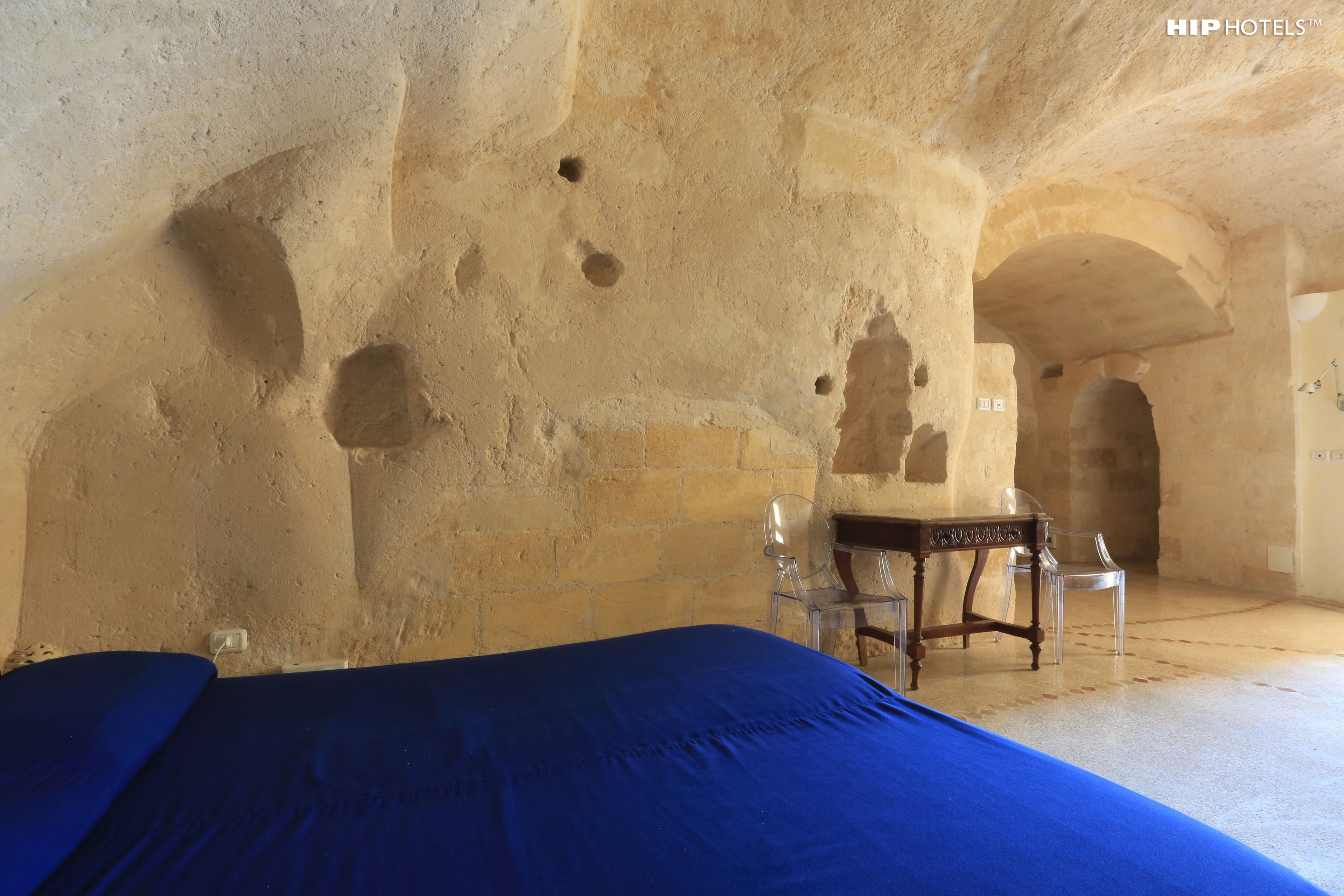 family room, 1 double bed with sofa bed | minibar, desk, cots/infant beds, rollaway beds