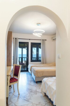 Large 2 Bedroom Sea Collection | Vista a la playa o el mar
