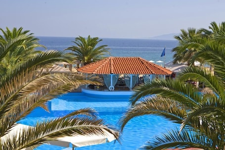 Poolside bar. Assa Maris Beach Hotel
