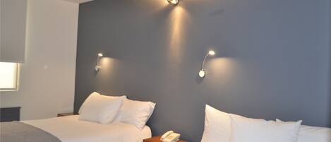 Minibar, caja de seguridad en la habitación y decoración personalizada