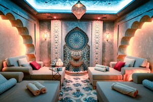 Pezsgőfürdő, gőzfürdő, melegvizes/termálvizes fürdő és testkezelés