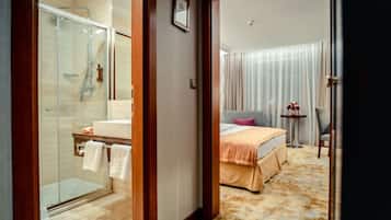 Double Room | Pillowtop beds, minibar, in-room safe, desk