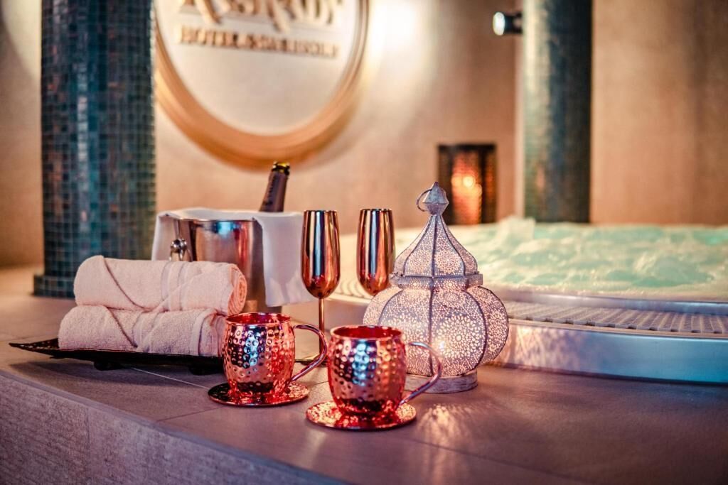 hot tub, steam room, hot springs/mineral springs, body treatments