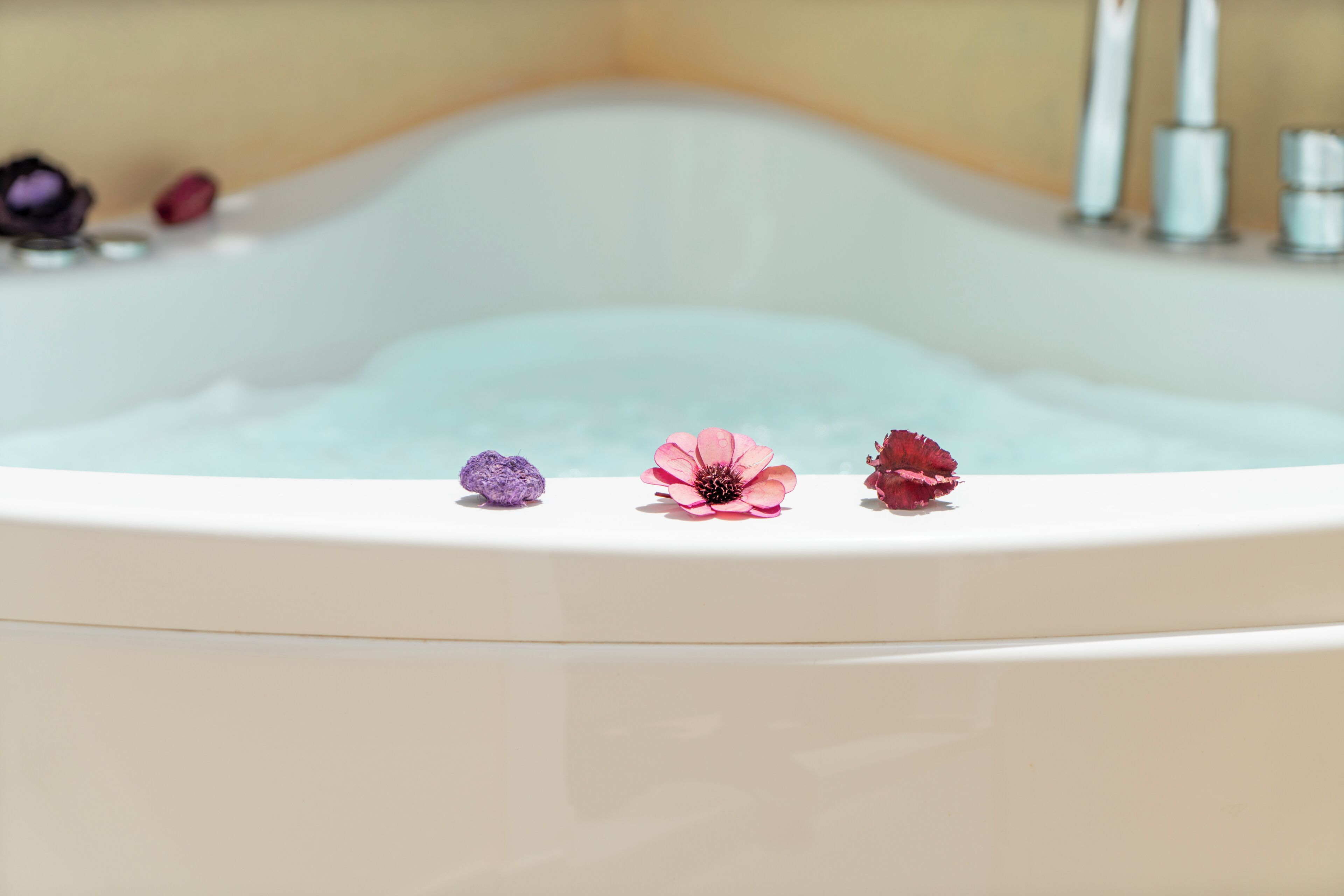 suite (tholos) | 1 bedroom, in-room safe, soundproofing, free wifi