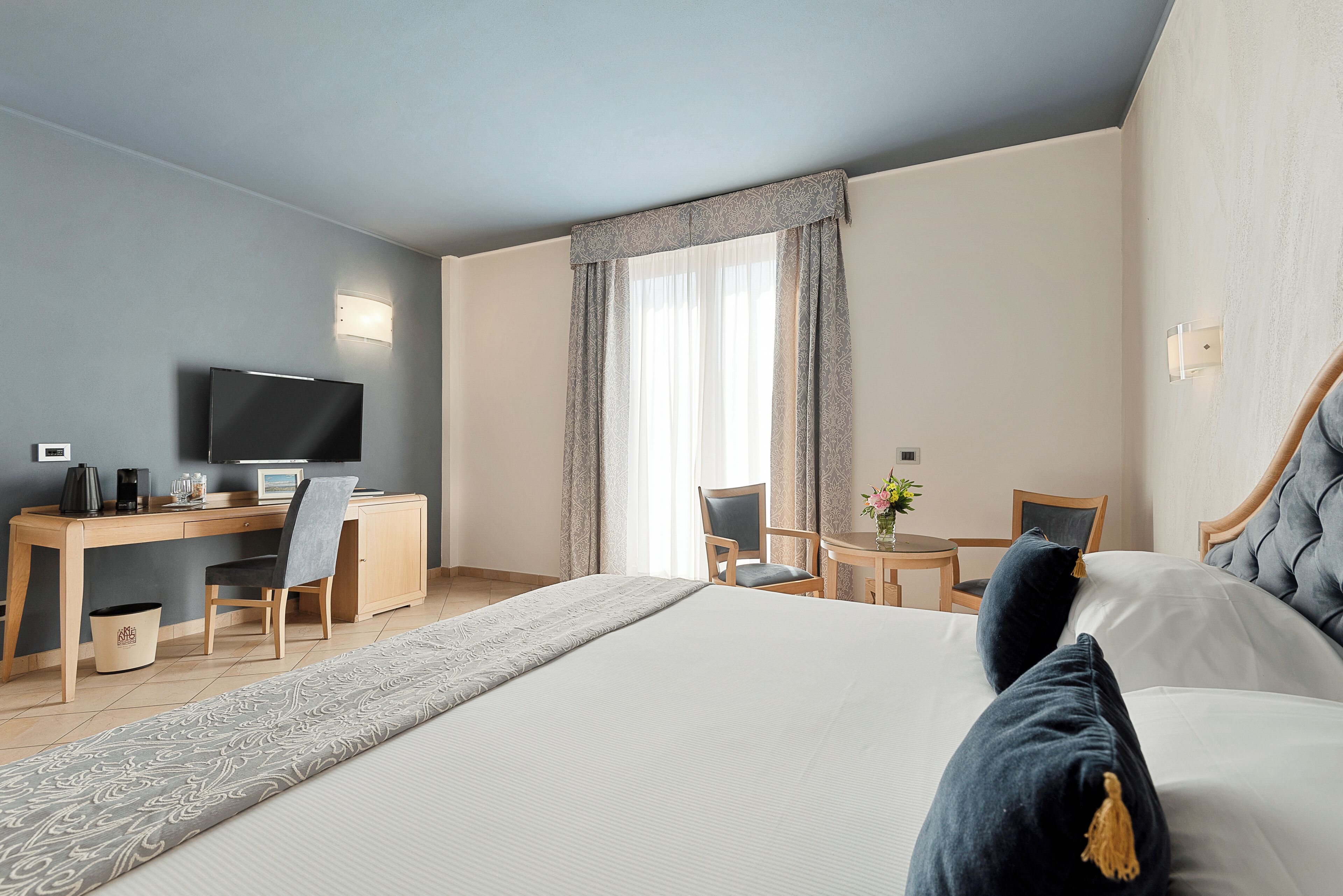junior studio suite | 1 bedroom, premium bedding, down duvets, pillow-top beds
