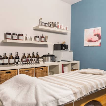Turkish bath, body treatments, aromatherapy, hot stone massages