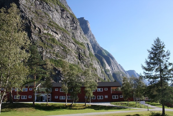 Exterior - Trædal Hotel (Sunndalsøra)