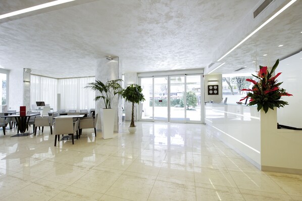 Concierge desk