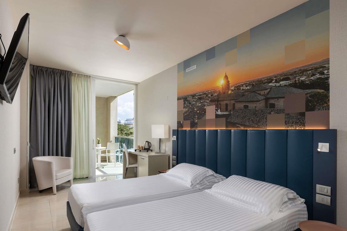 Classic Room, 2 Twin Beds, Terrace, Partial Sea View (side sea view) | Down comforters, pillowtop beds, minibar, in-room safe